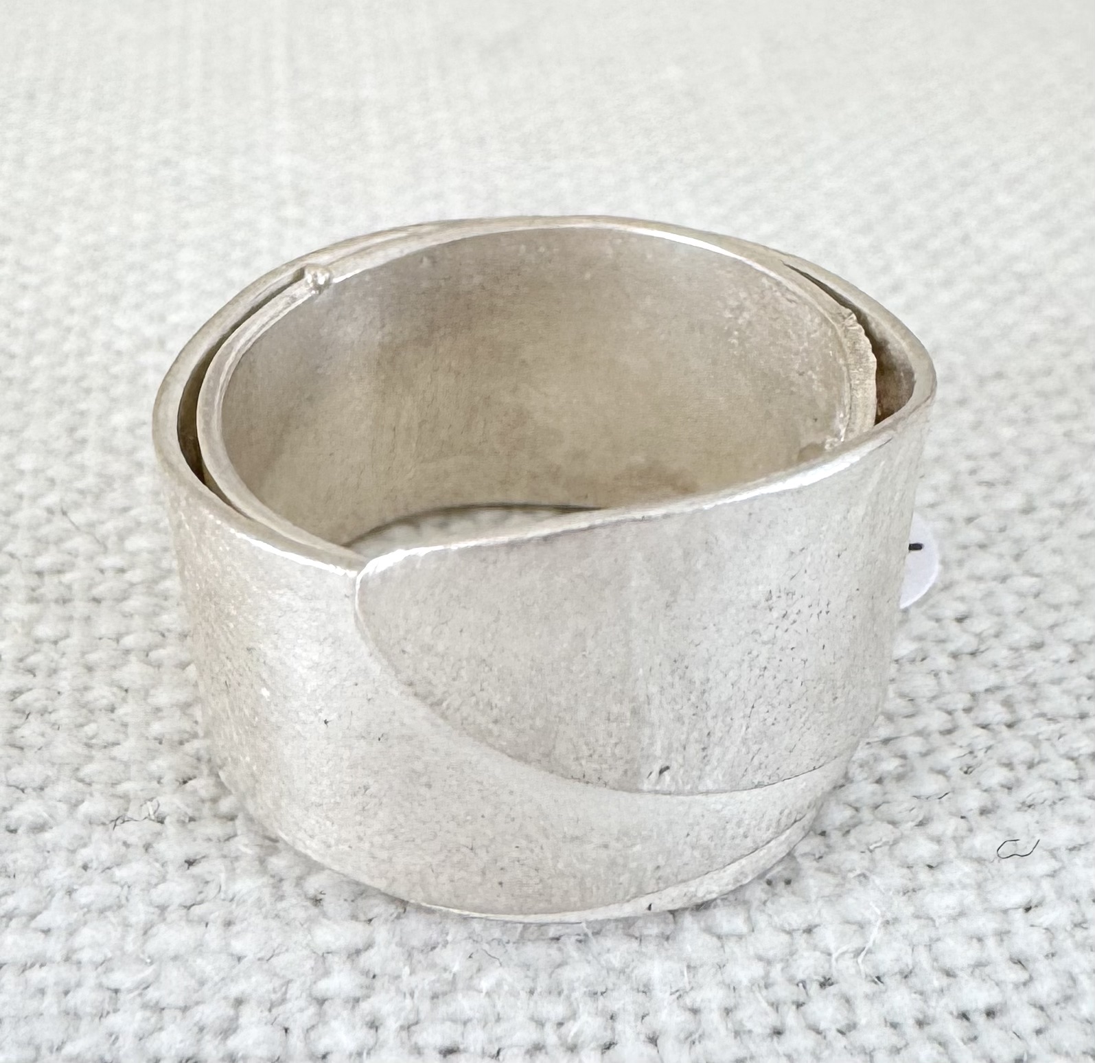 Syann van Niftrik: Paper Wrap Ring